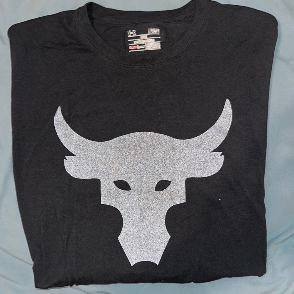 Under Armour - T-Shirt - Large - The Rock Logo T-Shirt
